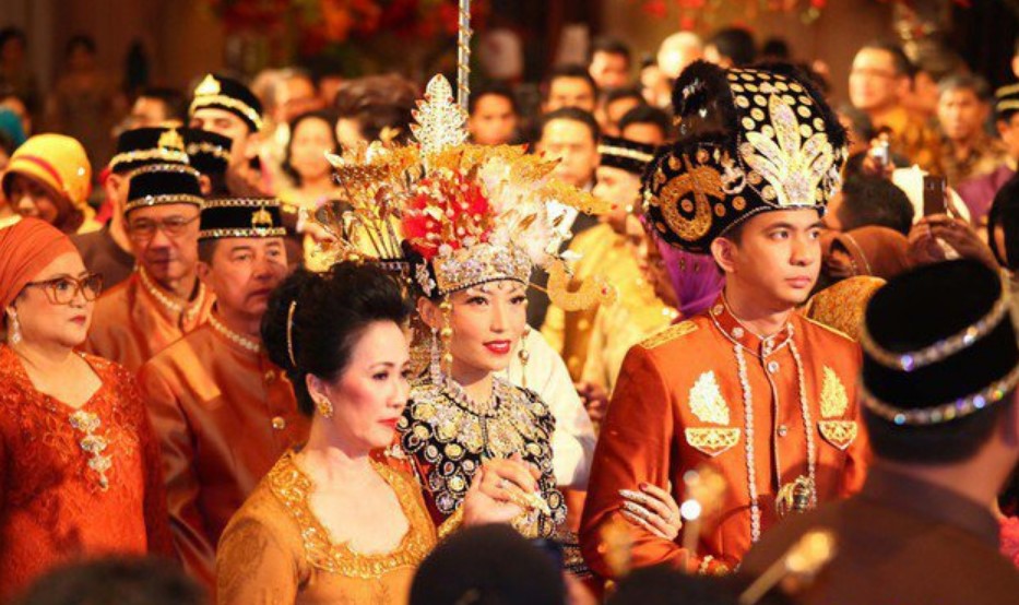 Pakaian Adat Pengantin Gorontalo