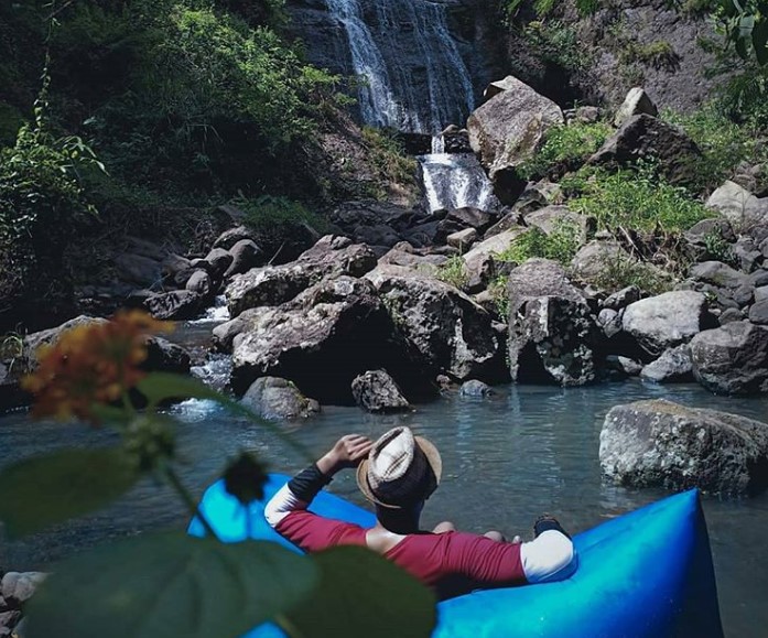 Air Terjun Kembaran Curug Luhur