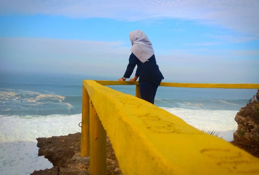 Berfoto di Spot Menarik Pantai Pok Tunggal
