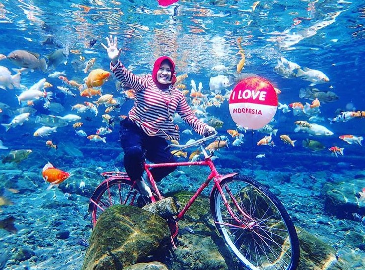 Bermain Air, Berenang dan Snorkling di Umbul Ponggok