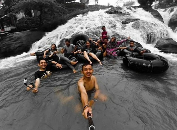 Bermain Arung Jeram Khas Sumber Maron