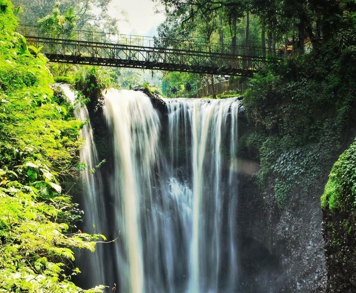 Harga Tiket Dan Jam Operasional Curug Maribaya
