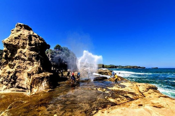 Jam Operasional Pantai Klayar