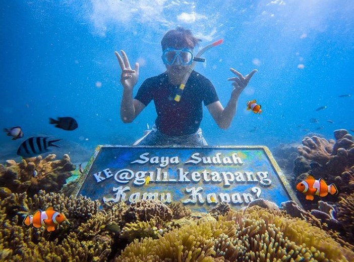 Kegiatan Snorkeling untuk Melihat Keindahan Bawah Laut