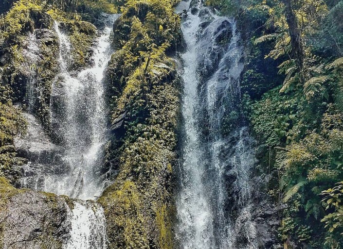 Keindahan Tempat Wisata Curug Cilember