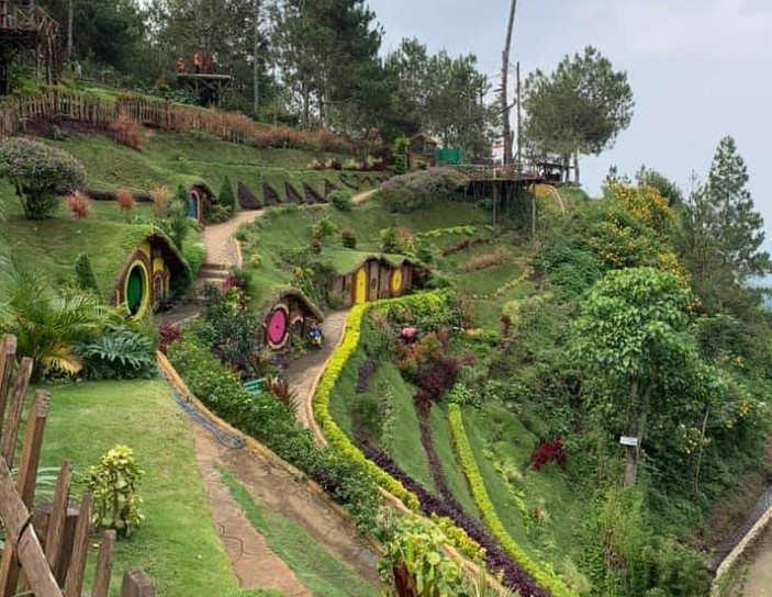Keunikan dan Keindahan Air Terjun Coban Rais