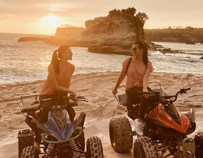 Menjelajahi Seluk Beluk Pantai Klayar