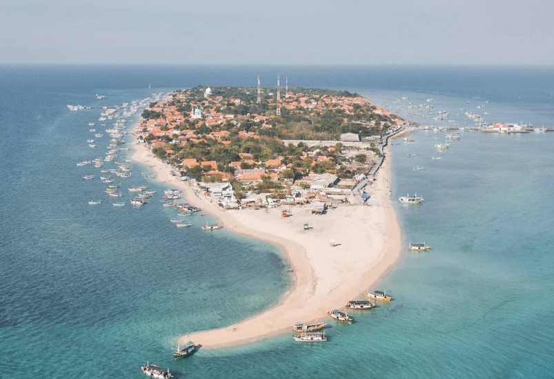 Pesona Gili Ketapang yang Tiada Duanya