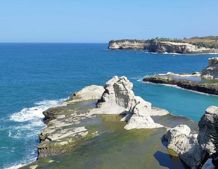 Pesona Pantai Klayar yang Wajib Untuk Anda Nikmati