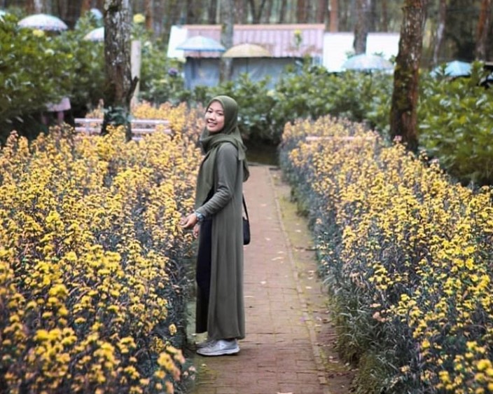 Spot Foto Cantik di Taman Bunga Coban Talun