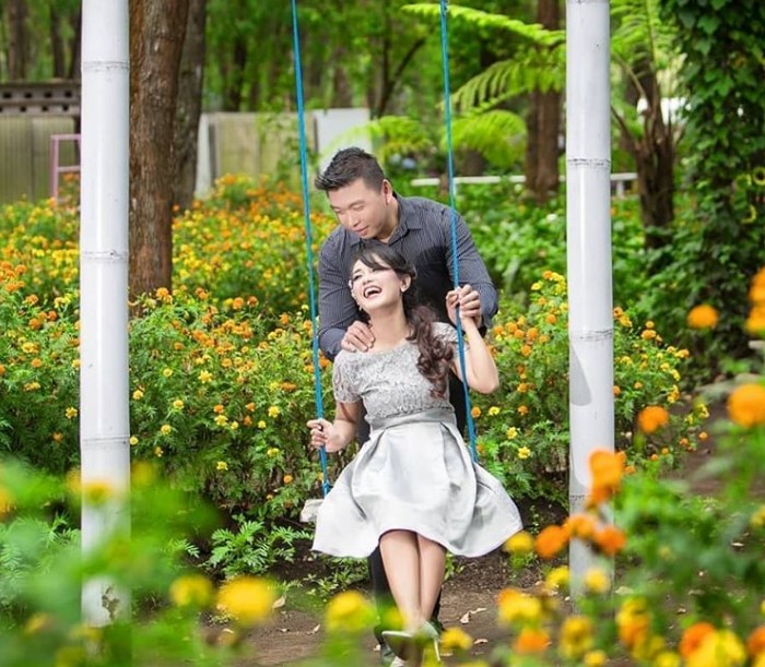 Spot Foto PreweddingTaman Bunga Coban Talun