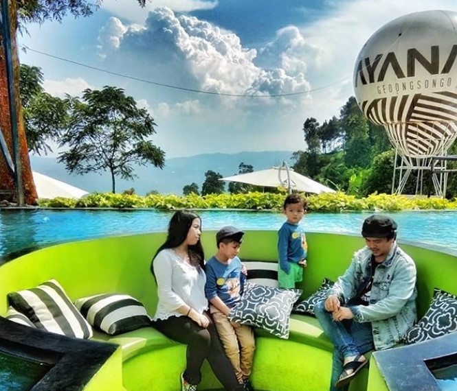 Tempat Duduk Unik