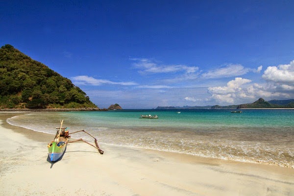 Pantai Selong Belanak