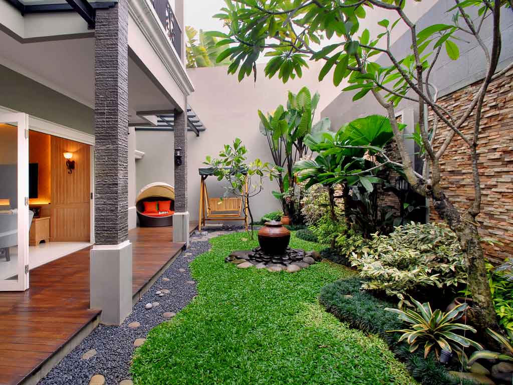 Desain taman minimalis di samping rumah