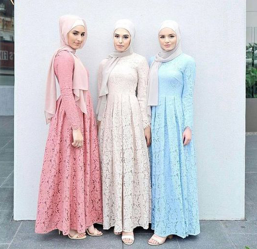 Gamis Kombinasi Brokat Elegan
