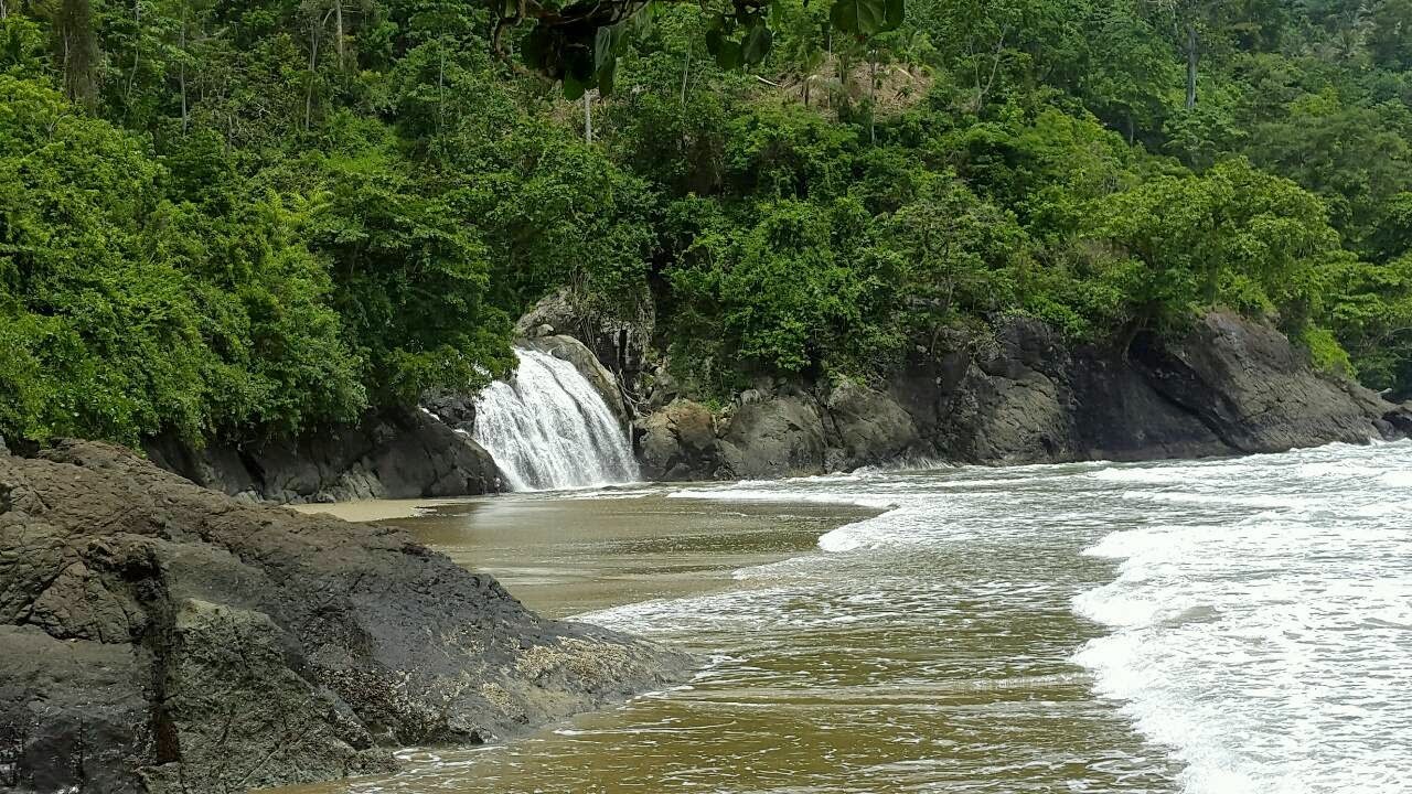 Pantai Banyu Anjlok
