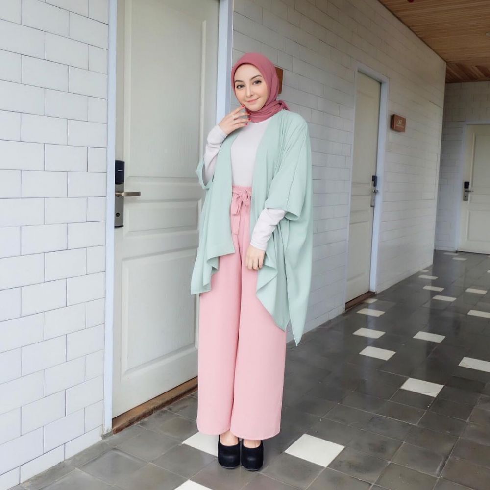 Outfit Ngantor Ala Nabila Bella