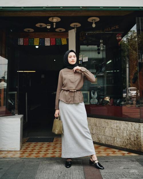 Outfit Ngantor Ala Helmi Nursifah