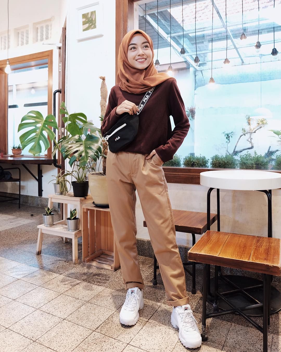 Baggy Pants dan Sweater