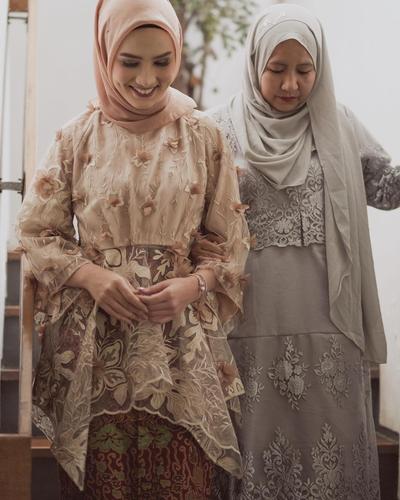 Kebaya Etik Ala Dwi Handa