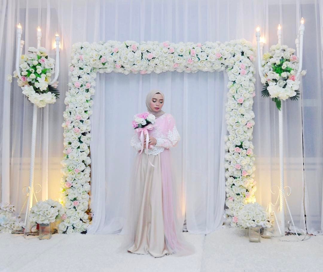 Kebaya Lamaran Glamor Ala Joyagh