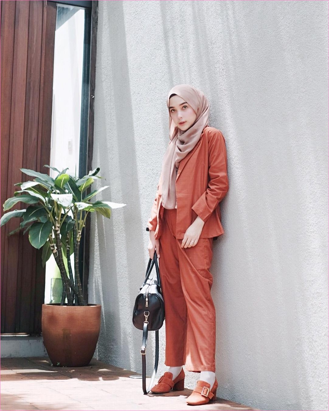 Outfit Ngantor Ala Hamidah Rachmayanti