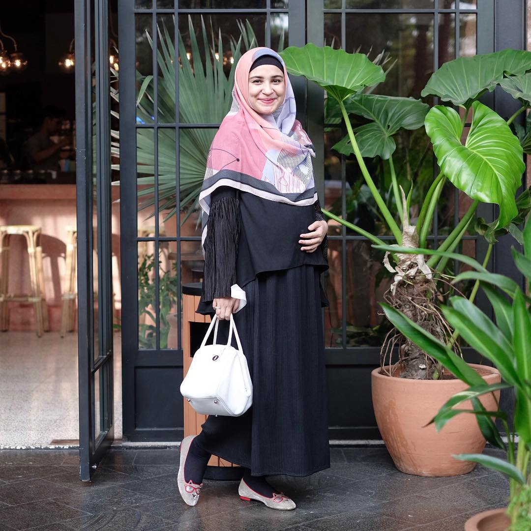 Tips berbusana muslimah syari