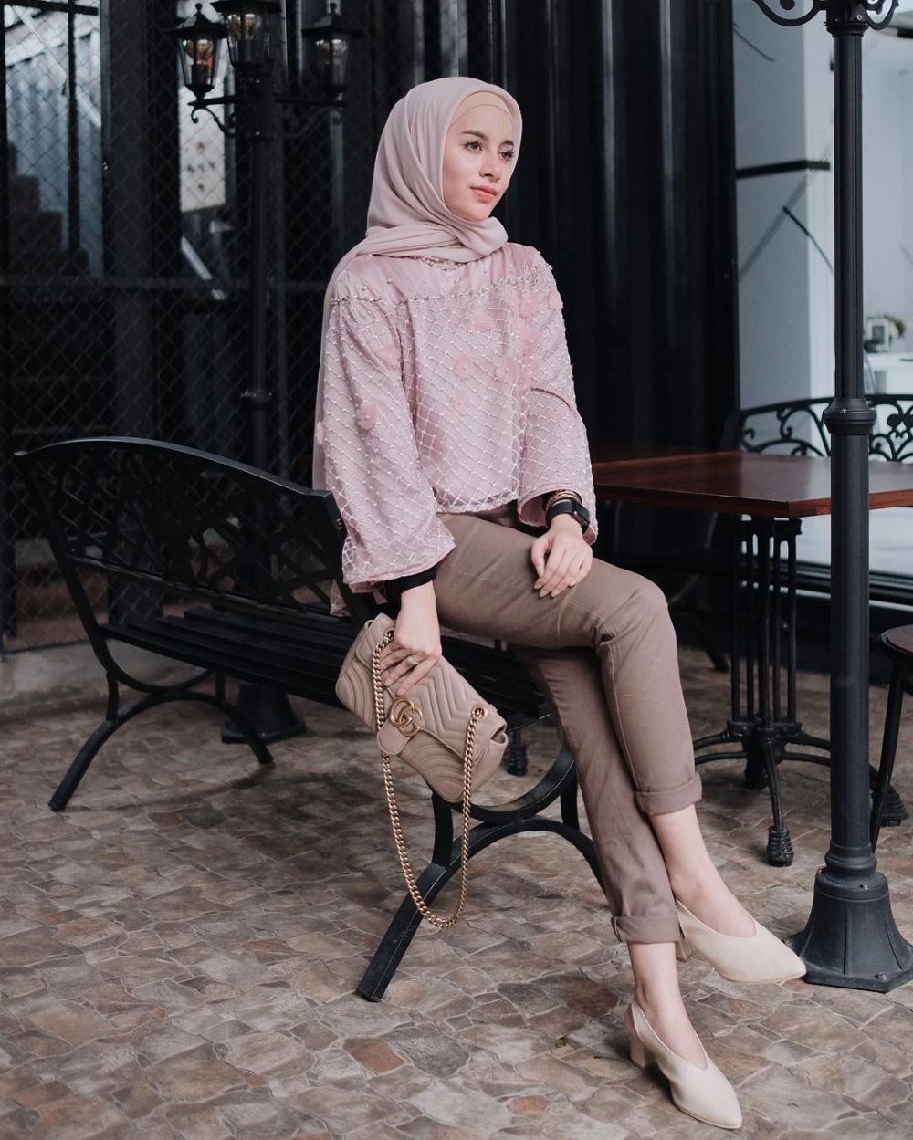 Hijab Chic dan Simpel Ala Aghnia Punjabi